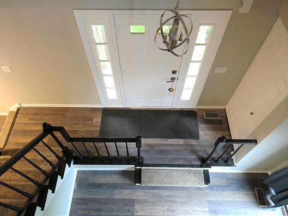 4th image of 1400 Queensgreen Cir