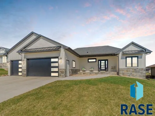 4008 N Interlachen Trl, Sioux Falls, SD 57107