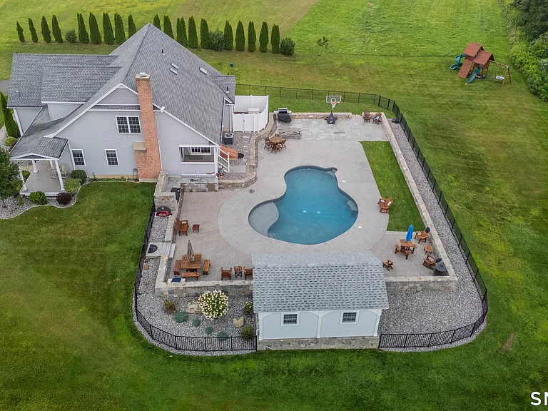 16 Bella Vista Dr — Photo 3