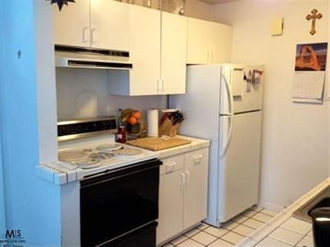 4th image of 568 Kensington Ave