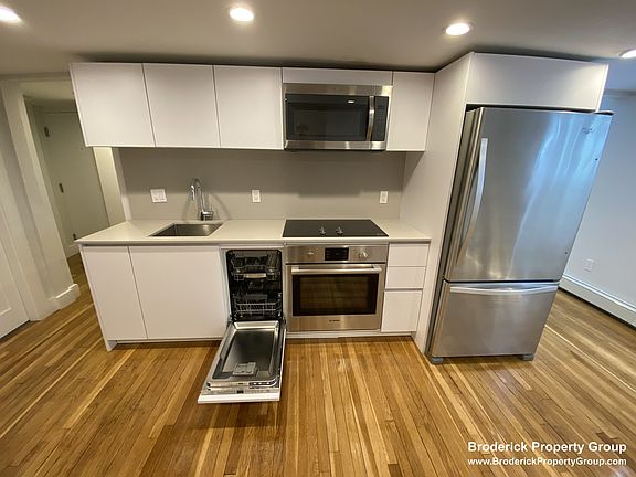 4th image of 31 South St #B4