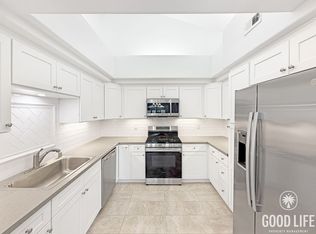 8633 Via Mallorca UNIT B, La Jolla, CA 92037