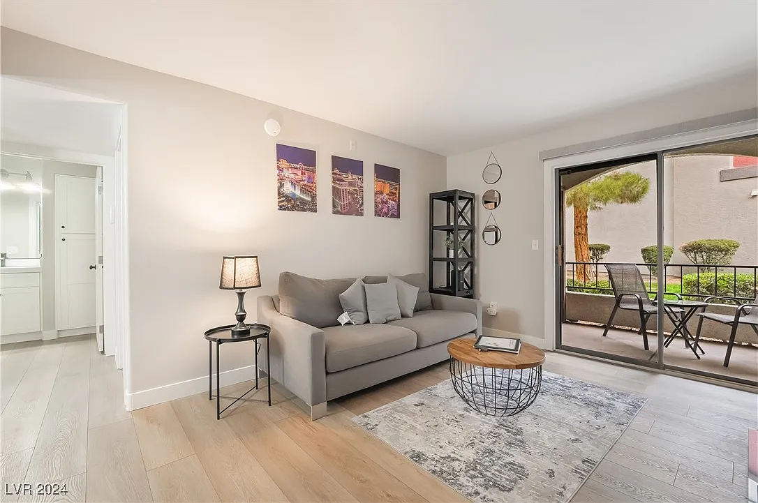 1 bed, 1.0 bath, 660 sqft, $2,100 — Photo 4