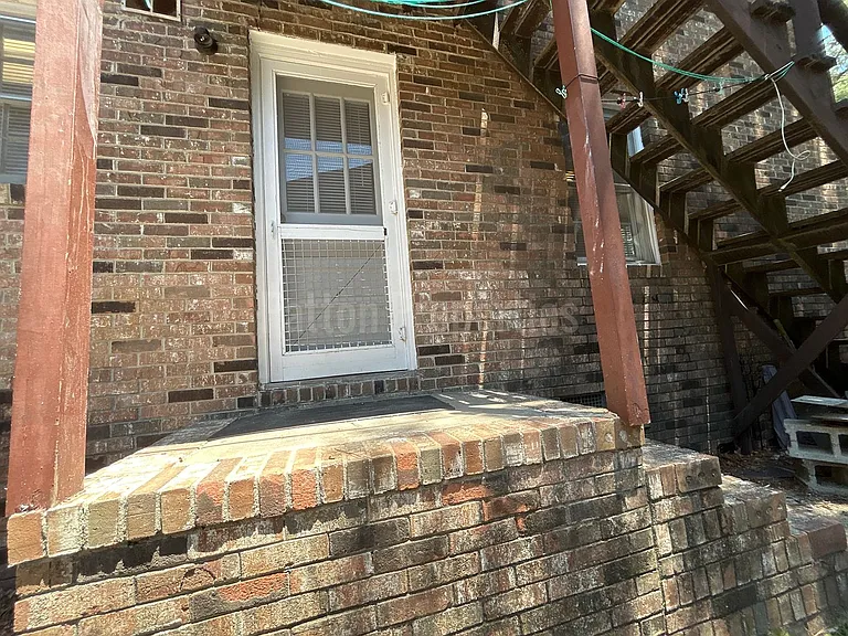 Deerwood Apartments - Outside CoC - R13805-05-16 — Photo 11