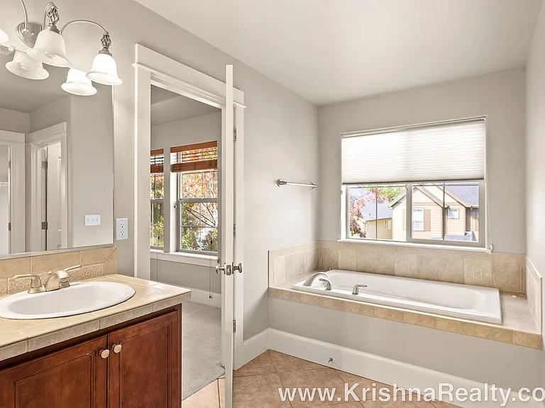 11322 NW Kimble Ct — Photo 20