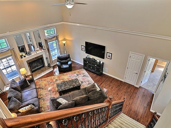 3rd image of 4771 Saintsbury Ct