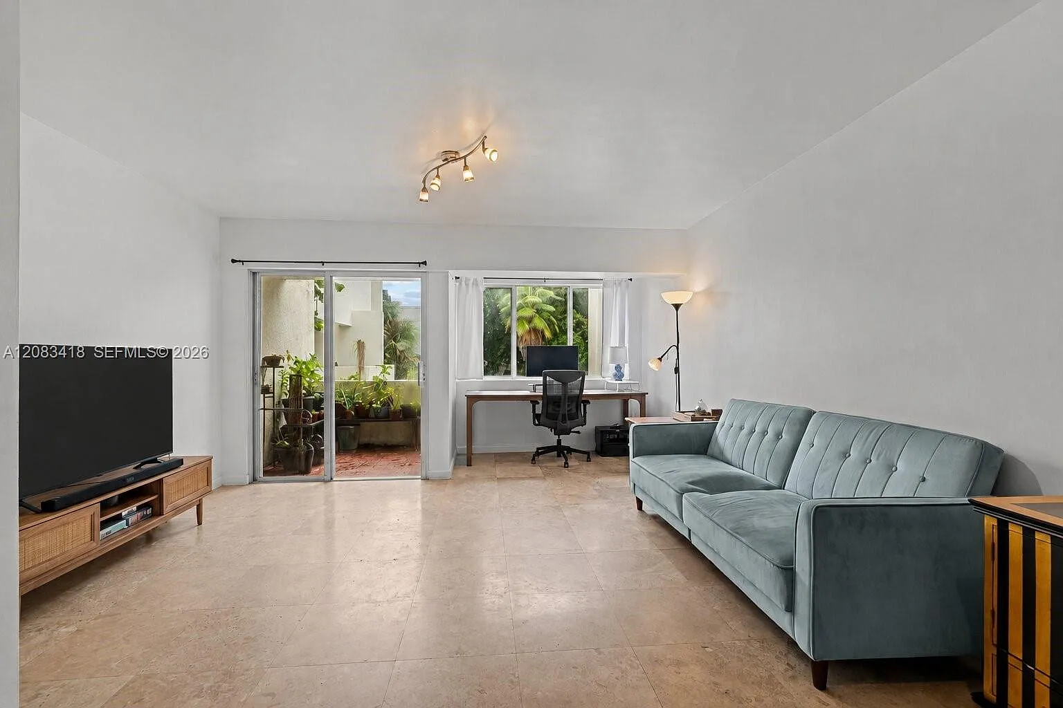 La Arboleda Condo — Photo 2