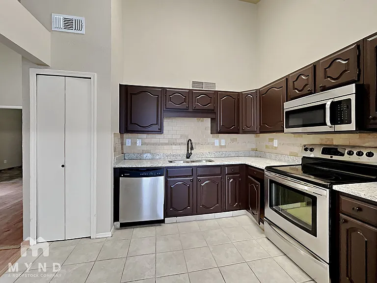 6708 Oriole Ct — Photo 5