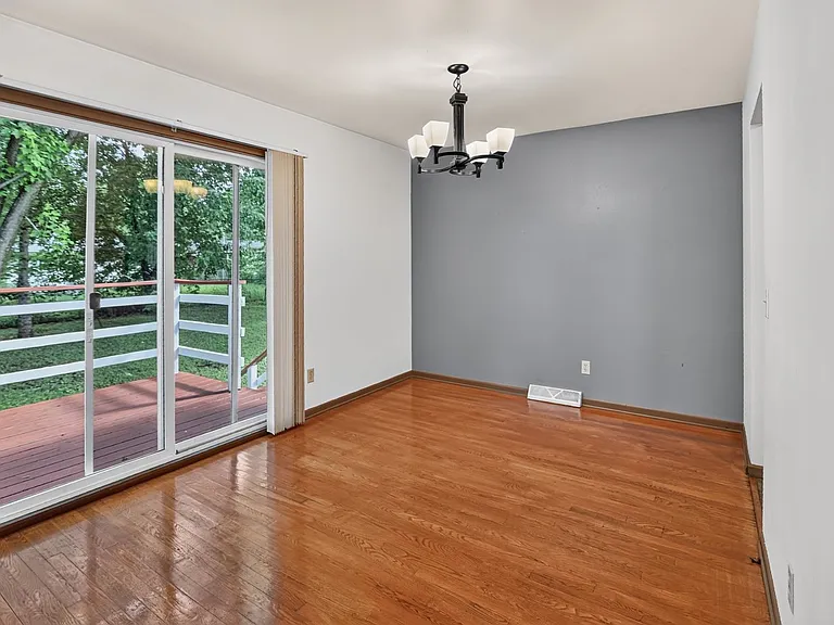 10 Brompton Cir #10 — Photo 9