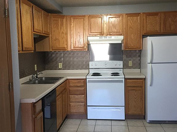 5th image of 124 Earl St APT 8