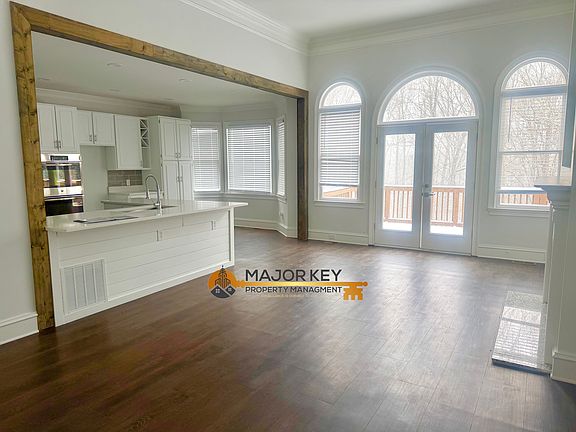4th image of 7025 Bavarian Wood Pl