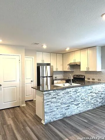 3 bed, 2.0 bath, 1276 sqft, $1,495 — Photo 3