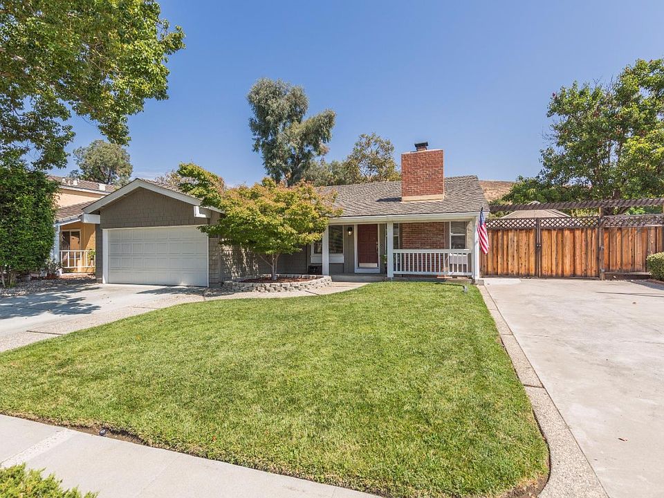 1st image of 7488 Phinney Way