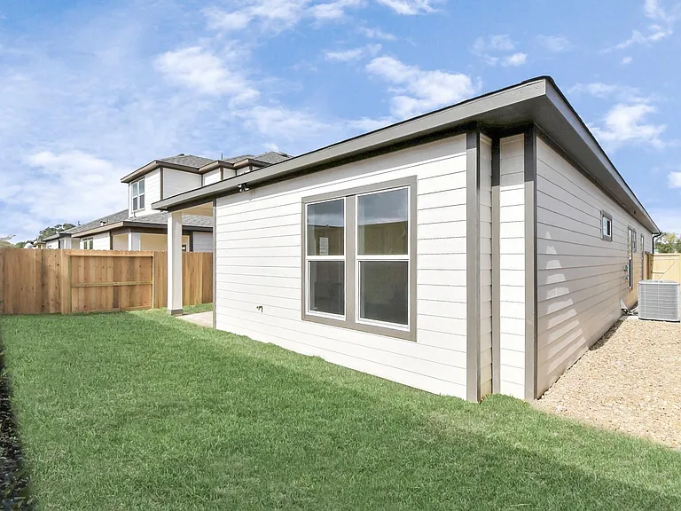 4352 Avron Dr — Photo 26