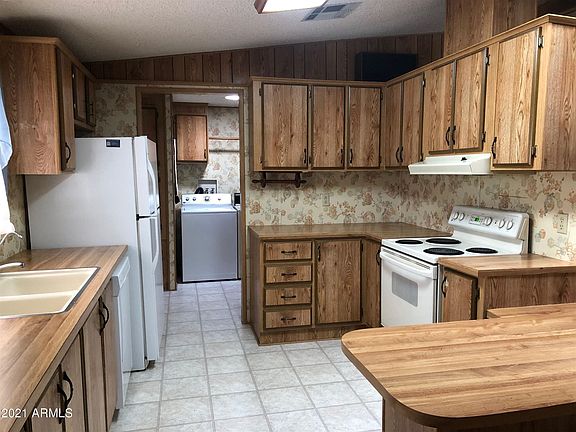 5th image of 9521 E Navajo Pl