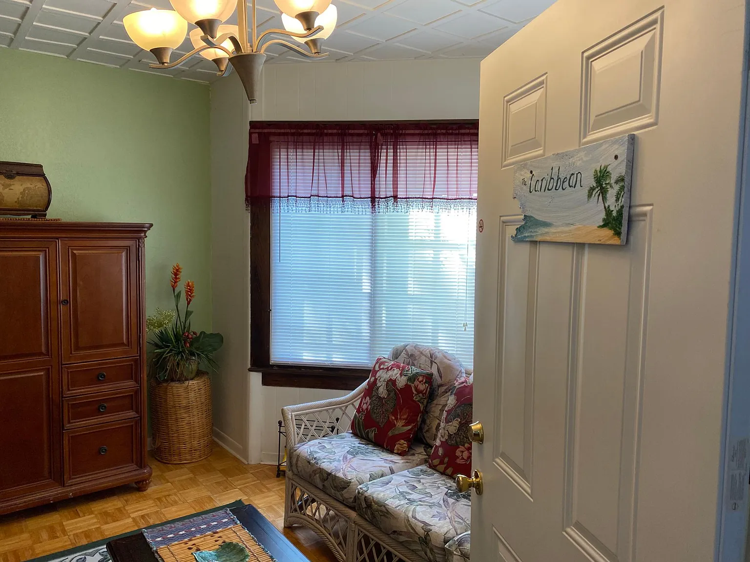 1 bed, 977 sqft, $1,890 — Photo 4