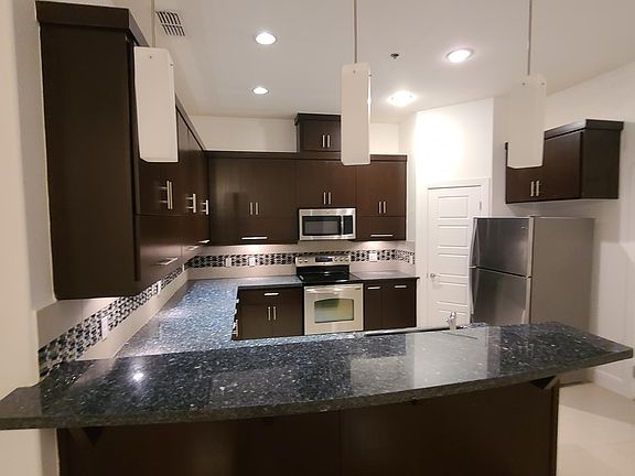 2nd image of 3011 S L Ln APT A