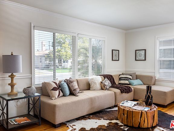 3rd image of 8021 Agnew Ave