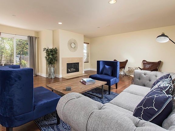 5th image of 1951 N Beachwood Dr APT 107