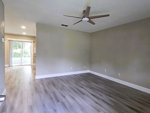 4th image of 401 Noya Ln