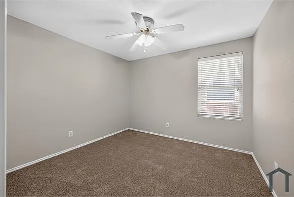 515 Harding Ln — Photo 20