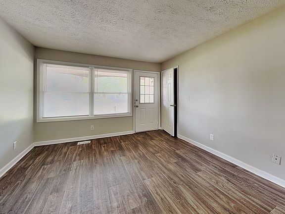2nd image of 940 Beacon Ln