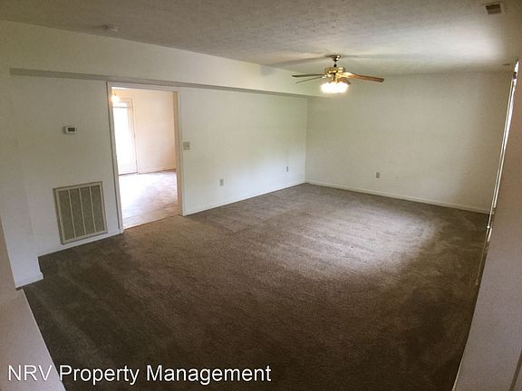 3rd image of 585 Kamran Dr NW