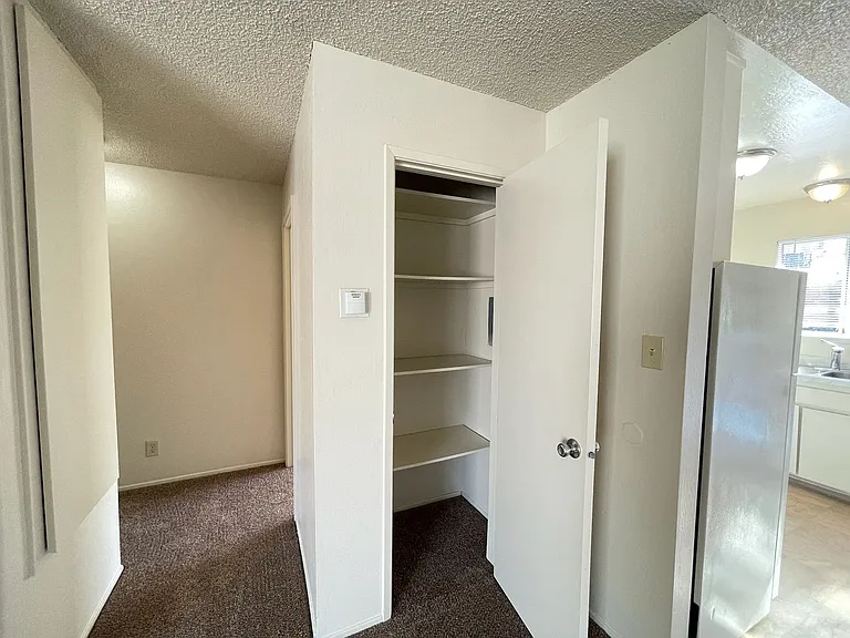 Sharis Apartments — Photo 72