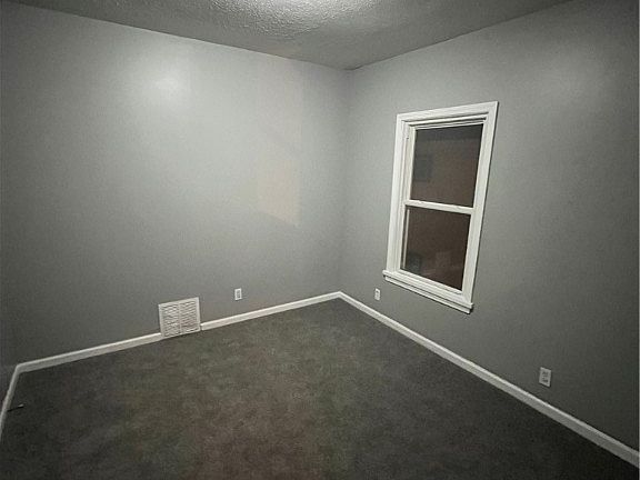 4th image of 1553 E 204th St