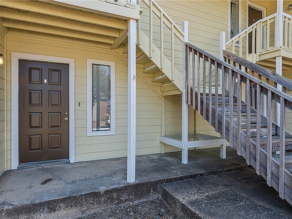 3rd image of 708 Wellesley Ct #A