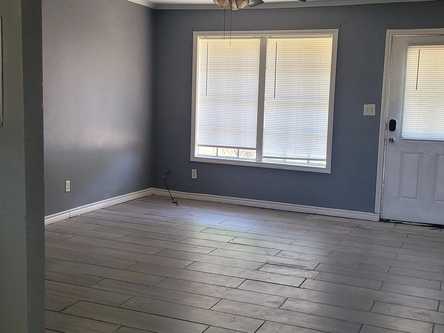 3 bed, 1.5 bath, $1,300 — Photo 2