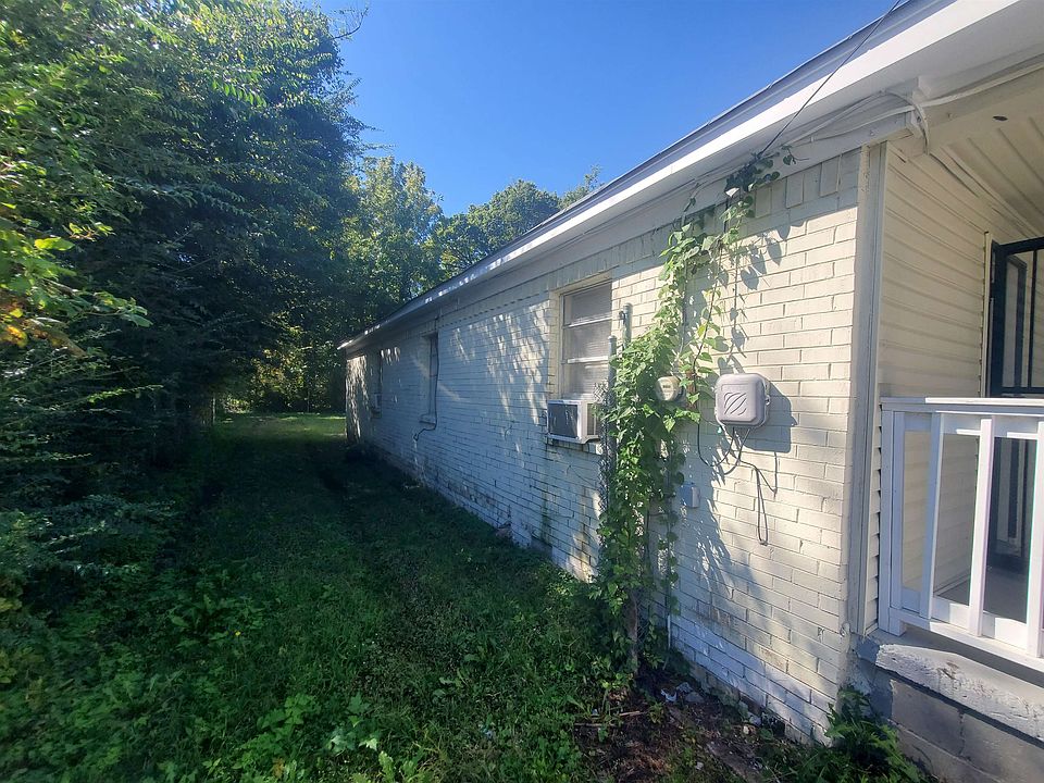 2nd image of 2483 Vandale Ave