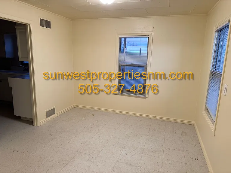 814 E Murray Dr — Photo 6