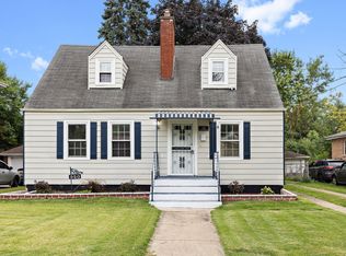 320 Streamside Dr, Harvey, IL 60426