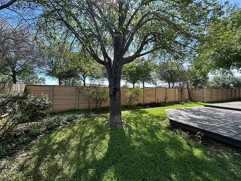 1745 Dapplegrey Ln — Photo 34