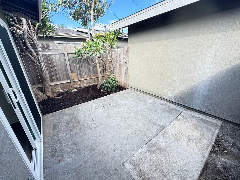 Orange Ave Apartments — Photo 10