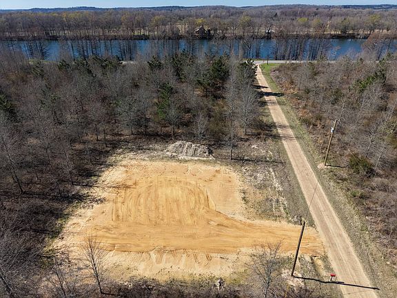 4th image of 142 Jones Rd