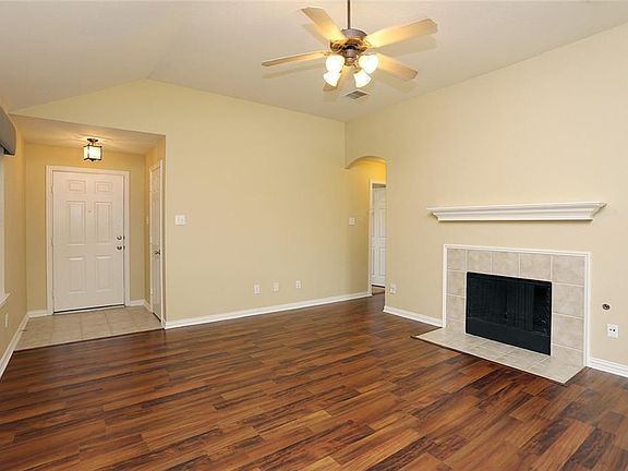 5th image of 2704 Cascade Cove Dr