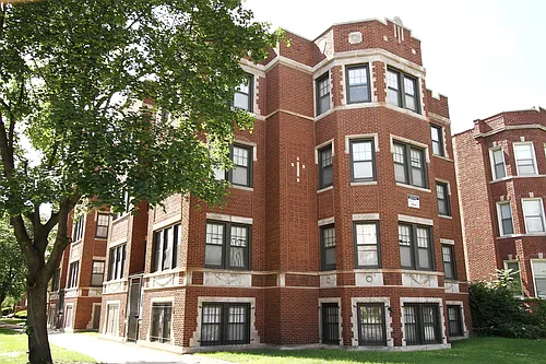 7956 S Eberhart Ave Chicago, IL 60619 Photo 1