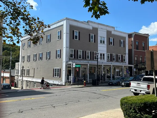 65 Main St, Hudson, MA 01749