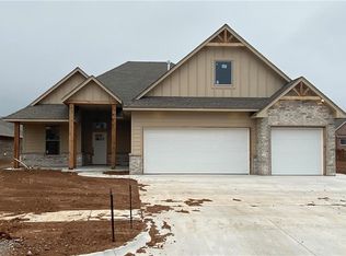 11037 NW 20th St, Yukon, OK 73099