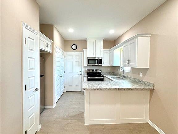 4th image of 3104 Kenwood St #2