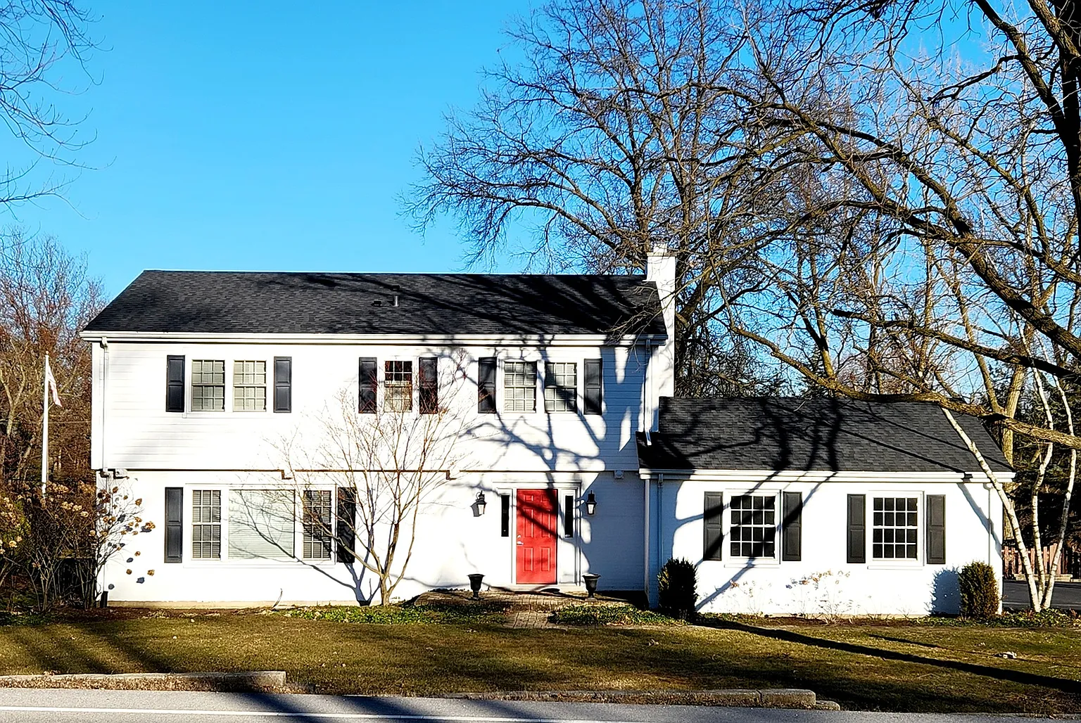 7925 Clarendon Hills Rd photo 1