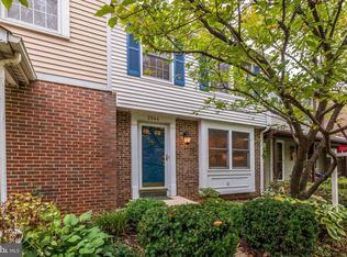 2944 Bridgehampton Ct, Falls Church, VA 22042