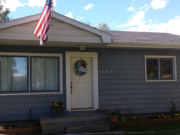 3rd image of 1202 Coppet St
