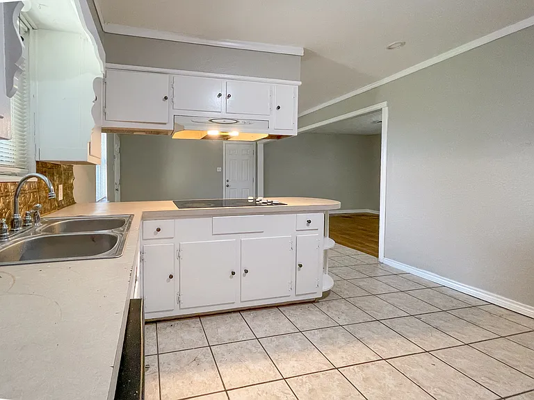 110 E San Benito Dr — Photo 10