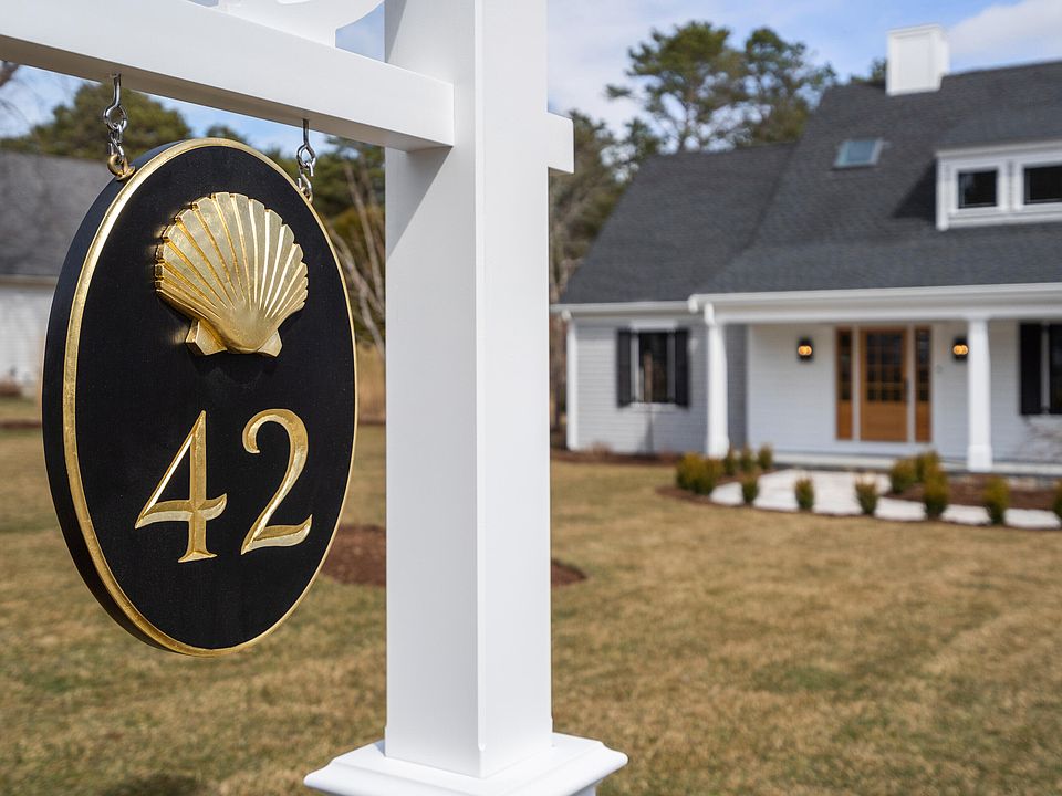 42 Monomoscoy Road, Mashpee, MA 02649 Zillow