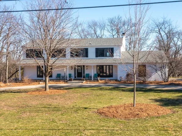 26982 W Lakeview Dr S, Lake Barrington, IL 60084