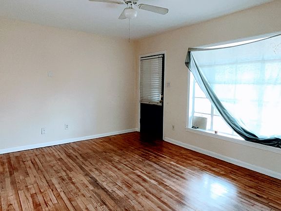 4th image of 134 FERNLEAF AVE