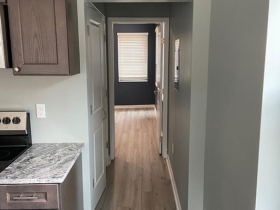 5th image of 33 E McMicken Ave #2